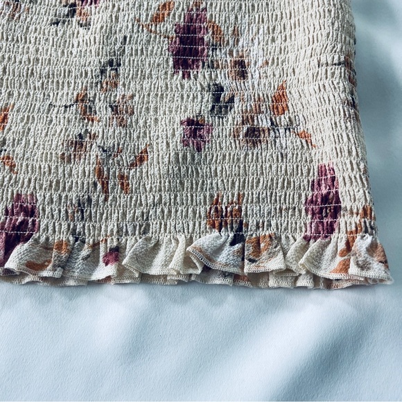 Floral Print Smocked Blouse - Picture 5 of 11